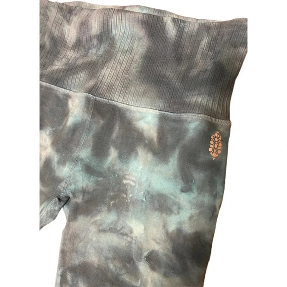 NWOT Free People FP Movement Good Karma Tie Dye Leggings - Picture 7 of 9